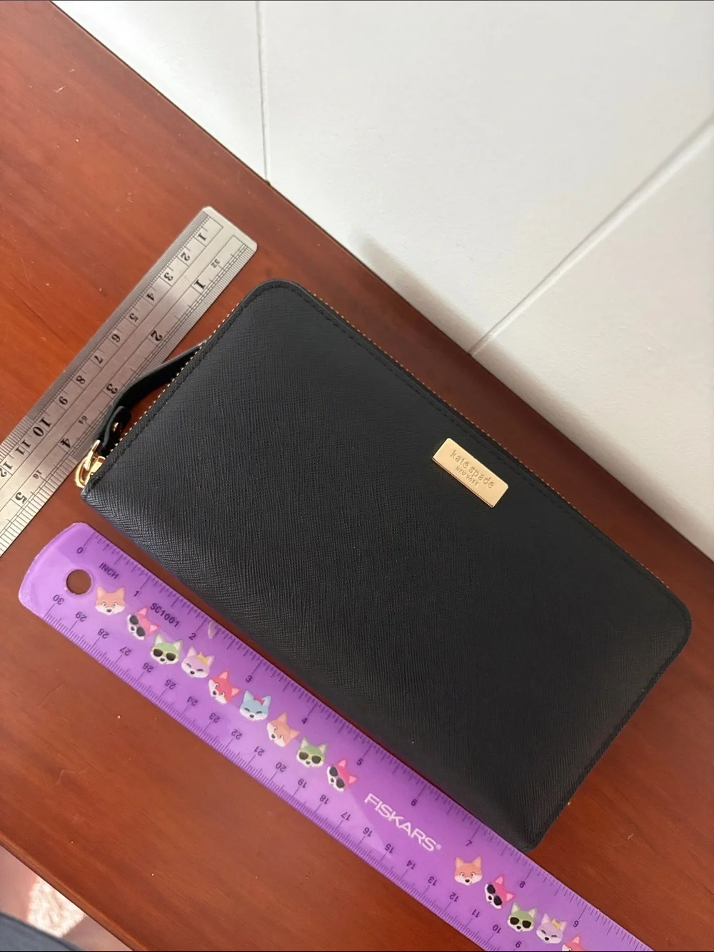 Kate Spade New York Laurel Way Neda Saffiano Black eather Zip Continental Wallet